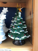 Load image into Gallery viewer, Vintage Christmas Tree 9.5"