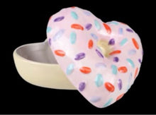 Load image into Gallery viewer, Donut Heart box
