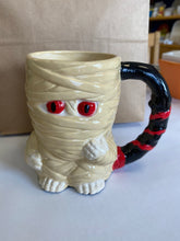 Load image into Gallery viewer, Mummy mug
