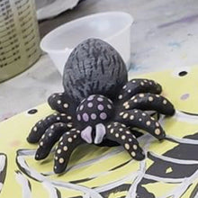 Load image into Gallery viewer, Sol the spider
