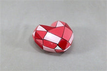 Load image into Gallery viewer, Faceted heart box
