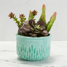 Load image into Gallery viewer, Textured planter - fluted
